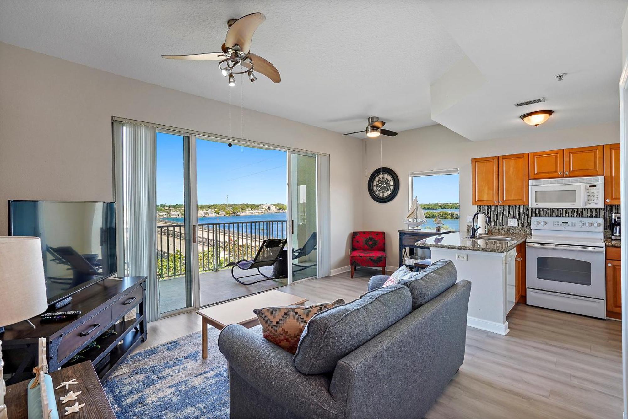 Oceanfront Luxury Condo! Mins To Beach! Rum Bar Next Door! 세인트피터즈버그 외부 사진