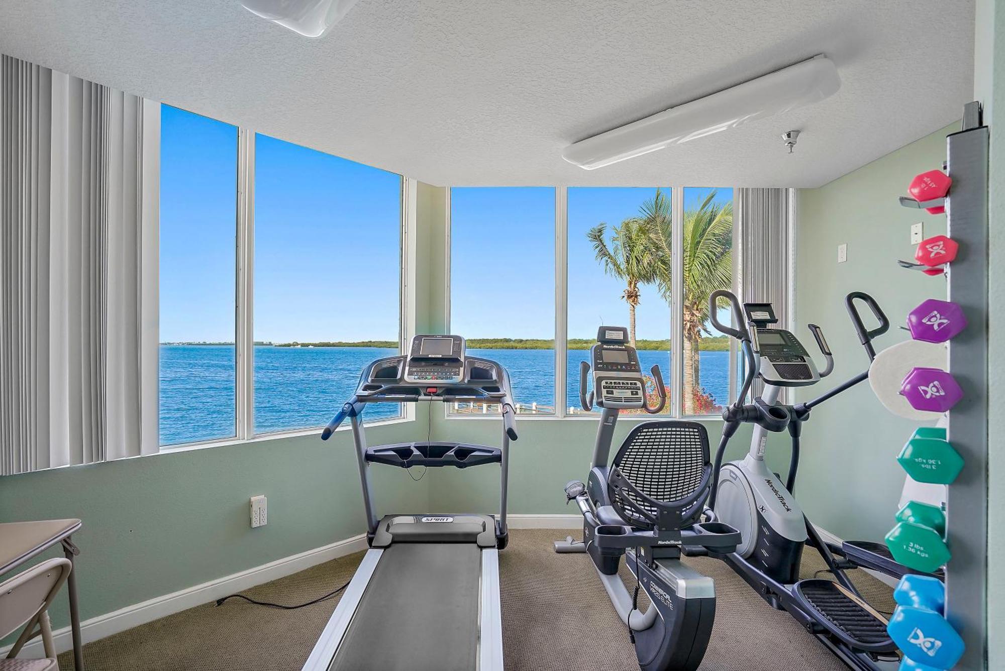 Oceanfront Luxury Condo! Mins To Beach! Rum Bar Next Door! 세인트피터즈버그 외부 사진
