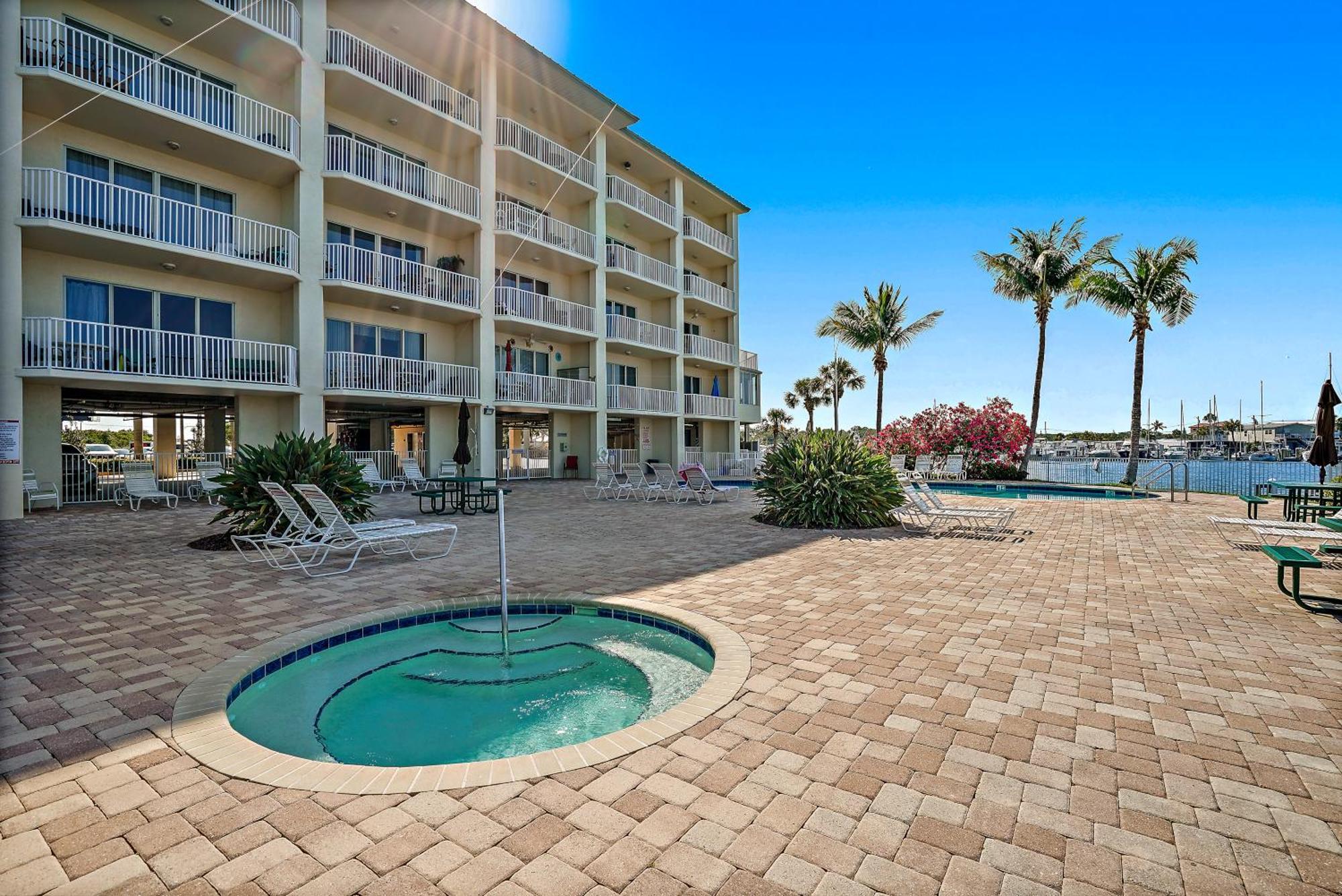 Oceanfront Luxury Condo! Mins To Beach! Rum Bar Next Door! 세인트피터즈버그 외부 사진